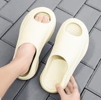 شبشب رياضي للرجال بمقاس 43-44 - بيج