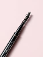 قلم حواجب فائق النعومة كولور مي 02 - بني داكن