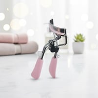 أداة ثني الرموش من سلسلة بينك بيري