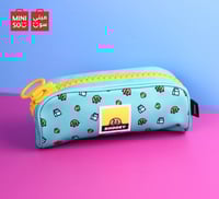 مقلمة مستلزمات مكتبية كبيرة بسحاب من سلسلة BT21