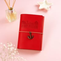 دفتر بغلاف ورباط من مجموعة ون بيس كلاسيك سادة بي 6...