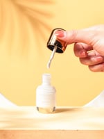 طلاء أظافر زيتي من جولدن كاب رقم 04 - أبيض حليبي