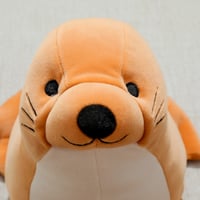 دمية الفقمة الصفراء - 28 سم