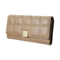 محفظة نسائية مزينة بغرز طويلة - بني - 19x10 سم