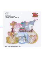 علاقة جدارية من مجموعة توم وجيري