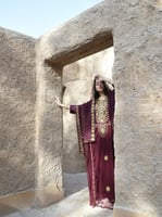 ثوب النشل "عنّابي"