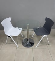 طقم طاولة زجاج دائرية مع كرسيين