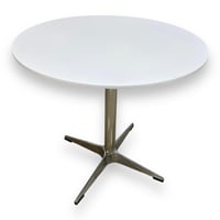 طاولة مفردة دائرية