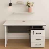 مكتب مودرن ابيض