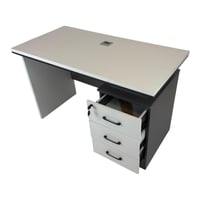 مكتب مودرن ابيض