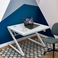 طاولة كمبيوتر زجاج Z بيضاء 100 سم