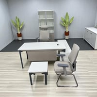 مكتب مودرن بهوية موحدة