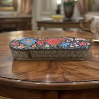 علبة خشبية مطعمه بالعاج والنحاس