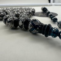 سبحة فاتوران ازرق مدور مطعم بفضه عيار 1000