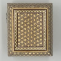 علبة خشبية فآخره صناعة يدوية مطعمه بالنحاس والعاج