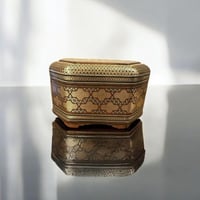 صدوق خشبي فاخر جدا لحفظ المقتنيات