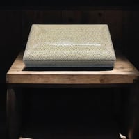 علبة خشبية مطعمه بالعاج والنحاس