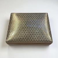 علبة خشبية فاخرة مطعمة بالعاج والنحاس