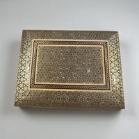 علبة خشبية فاخرة مطعمه بالعاج والنحاس