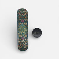 علبة خشبية فاخرة مطعمه بالعاج والنحاس