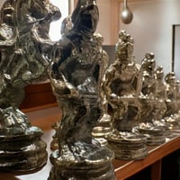 طاولة شطرنج من الخشب الفاخر