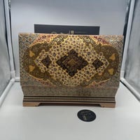 علبة خشبية فاخرة مطعمه بالعاج والنحاس