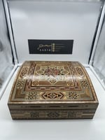 علبة فاخرة من خشب الموزاييك