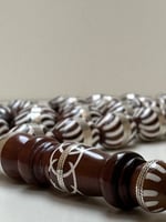 سبحة كوك ملبس بحزام من الفضه ومطعم بتراب العاج عدد...