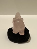 تحفه على شكل فيل من العقيق