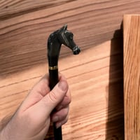 عصى رجالي من خشب الفنجي وراس الحصان من قرن الجاموس