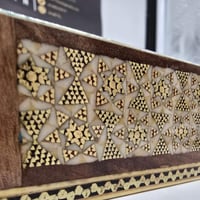 علبة خشبية مجنون ليلى مطعمه بالعاج والنحاس