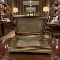 صندوق خشبي فاخر مطعم بالعاج والنحاس