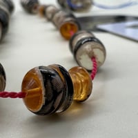 سبحة من جلد الثعبان الطبيعي مع شهادة الخراط