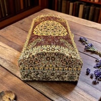 صندوق خشبي فاخر لحفظ المقتنيات