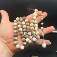 سبحة قرن الغزال الاوربي مع عينه من قرن الغزال وشها...