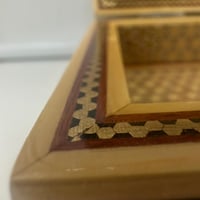 علبة خشبية صناعة يدوية مطعمه بالعاج والنحاس