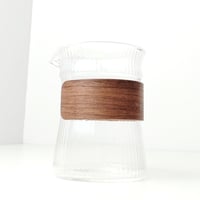 كوب زجاجي بتصميم عصري لوصفات القهوة الحارة والبارد...