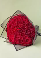 الحب 100 وردة