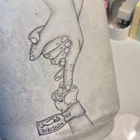 حوض كونكريت حجم وسط ( برسمة لـ يد المولود و الام و...