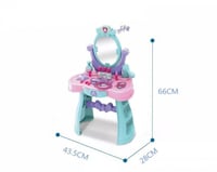 طاولة تسريح الشعر مع أدوات التزيين بالحجم الكبير