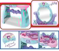 طاولة تسريح الشعر مع أدوات التزيين بالحجم الكبير