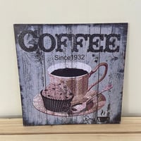 لوحة خشب فنجان كوفي كيك