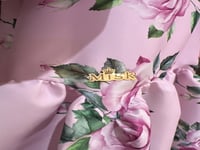 مورد عنابي ماما لوما