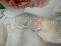 فستان سكرة الصغيرة بفيونكات