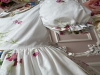 فستان انجليزي ابيض+شنطة وطوق