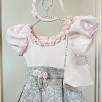 فستان وردي مع سيلفر+( شنطة وطوق)