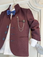 بدلة عودية + فيونكة+ بروش