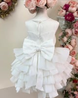 فستان طبقات الشيفون مزين بالدانتيل +طوق الشعر