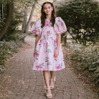 مورد عنابي ماما لوما