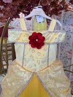 فستان جميلة + قلفزات